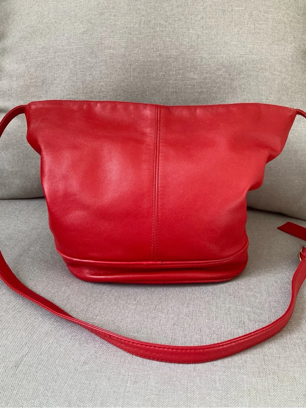 Rare 1970s Etra Red Leather Bucket Bag Crossbody Vintage Purse